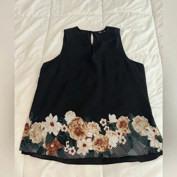 Versona loose fitting sleeveless top, black with fall color floral detail at hem - Picture 10 of 13